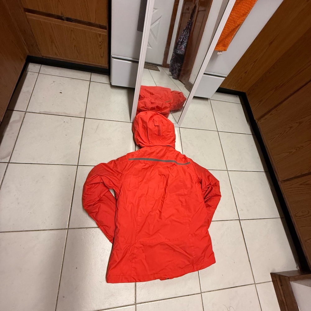 Columbia Women's Vibrant Red Ski Jacket - Picture 6 of 7